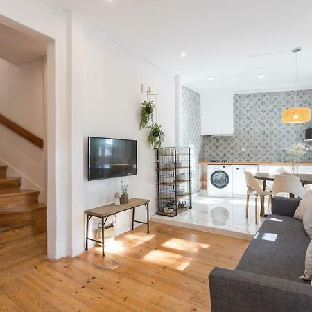 Alfama Tale Four-Bedroom Apartment W/ River View - By Lu Holidays Lisbon Bagian luar foto
