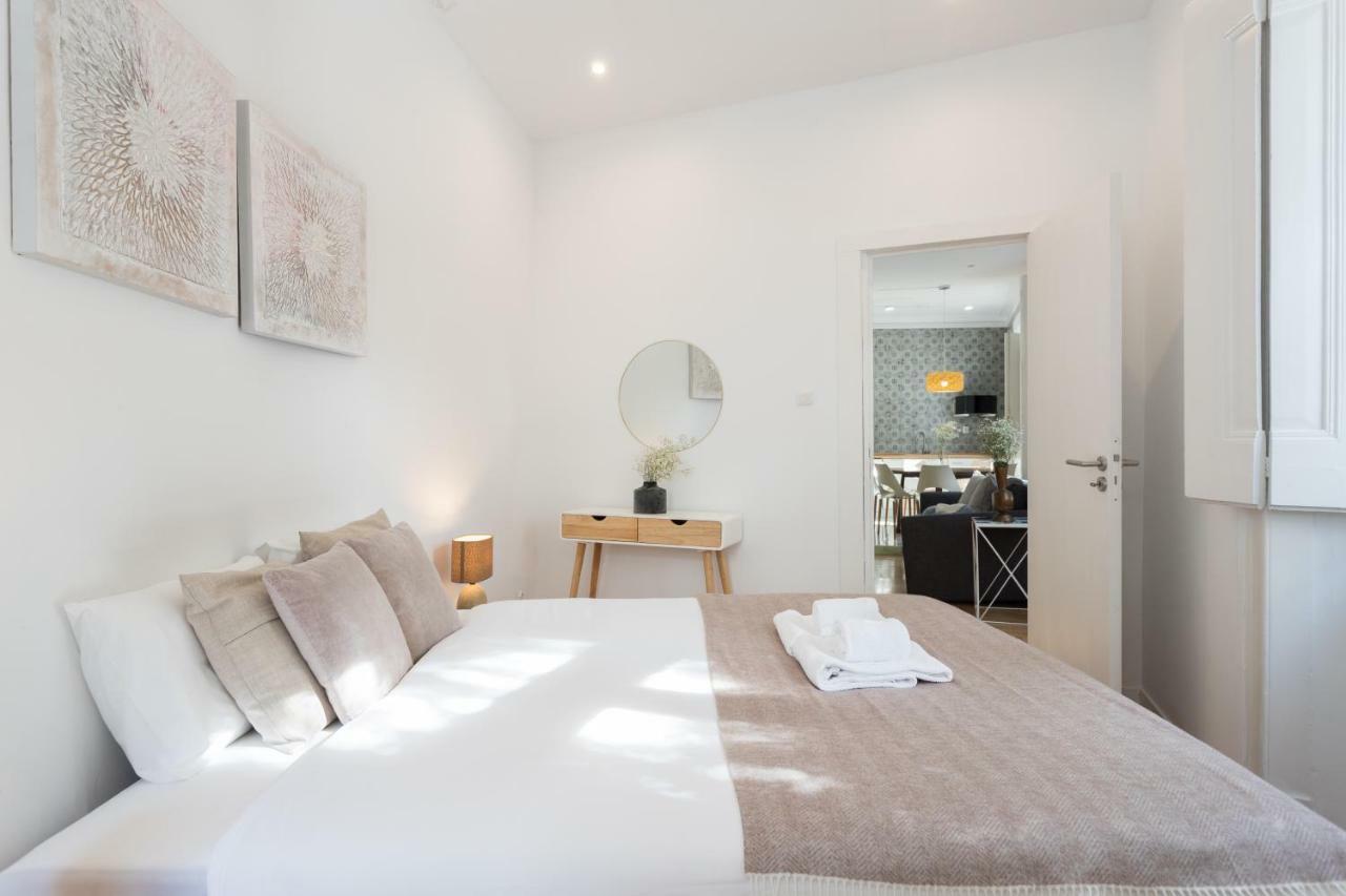 Alfama Tale Four-Bedroom Apartment W/ River View - By Lu Holidays Lisbon Bagian luar foto