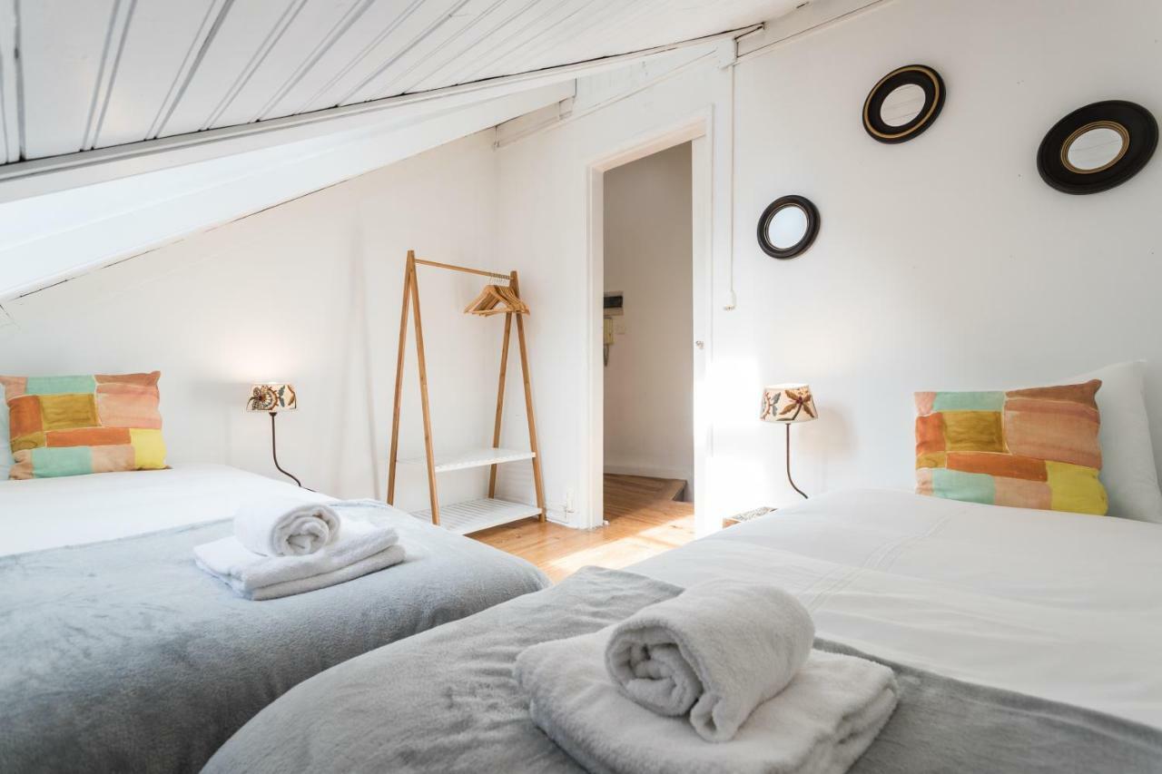 Alfama Tale Four-Bedroom Apartment W/ River View - By Lu Holidays Lisbon Bagian luar foto