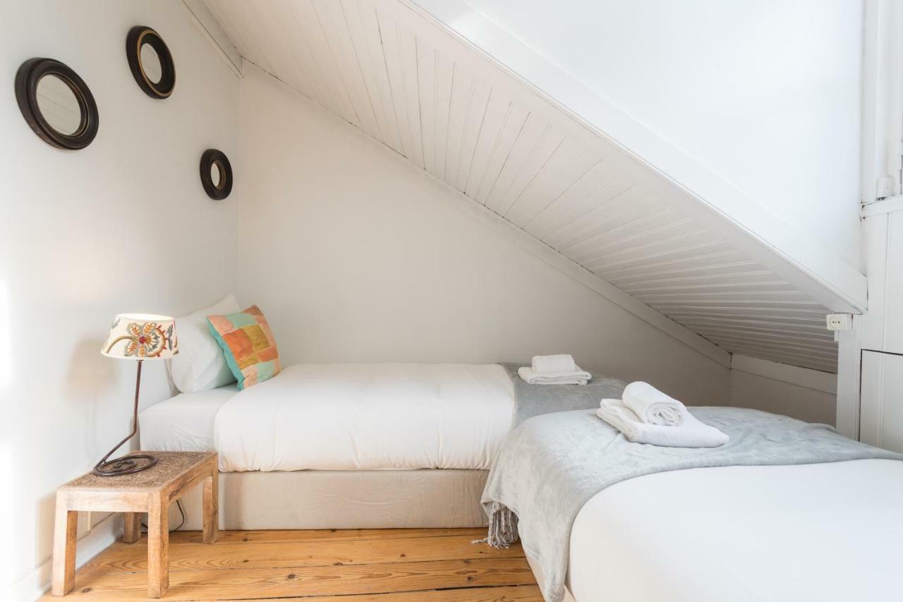 Alfama Tale Four-Bedroom Apartment W/ River View - By Lu Holidays Lisbon Bagian luar foto